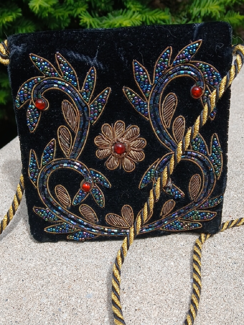 Velvet Beaded Artwork Bag - Picture 7 of 12
